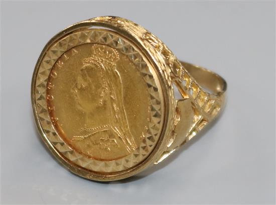 A 9ct gold ring set with an 1892 half sovereign
